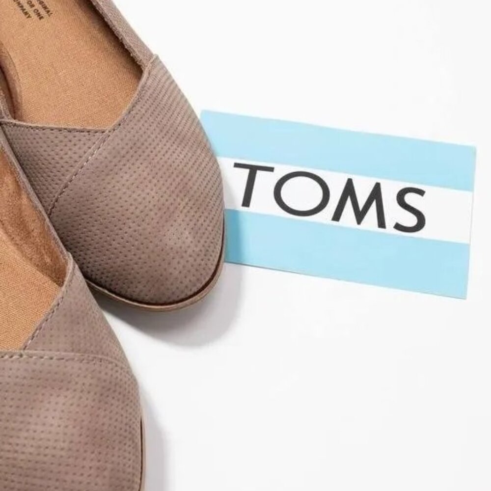 Toms Julie Flats In Taupe Grey Suede/Perf W7 10015144